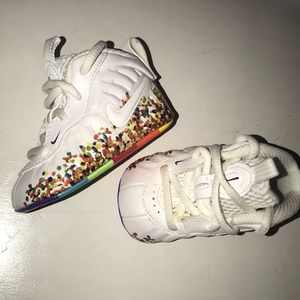 White fruity pebble foams